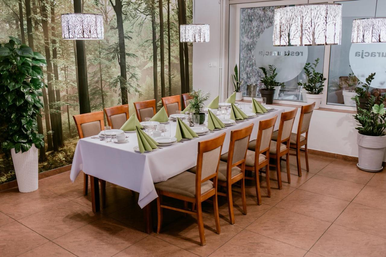 Niemodlin Hotel Domino מראה חיצוני תמונה