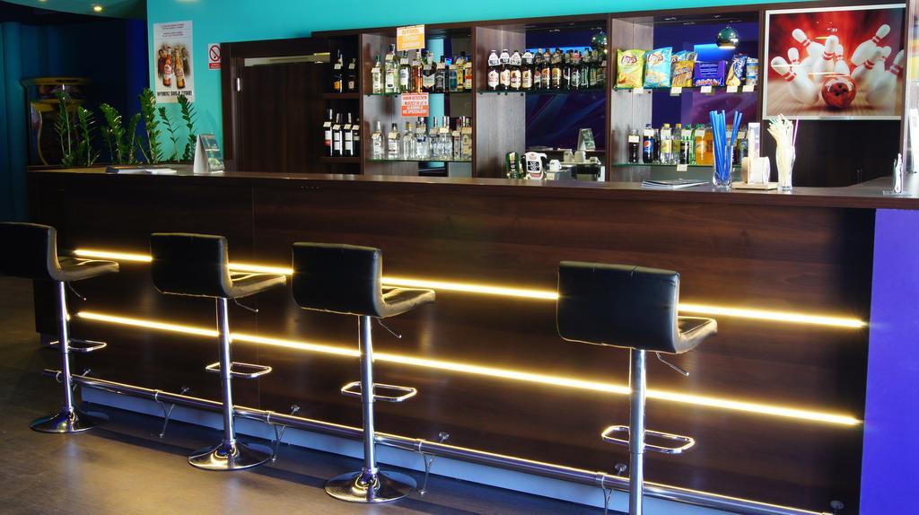 Niemodlin Hotel Domino מראה חיצוני תמונה