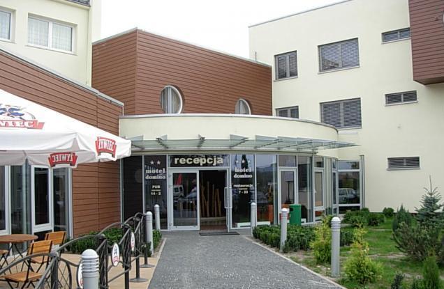 Niemodlin Hotel Domino מראה חיצוני תמונה